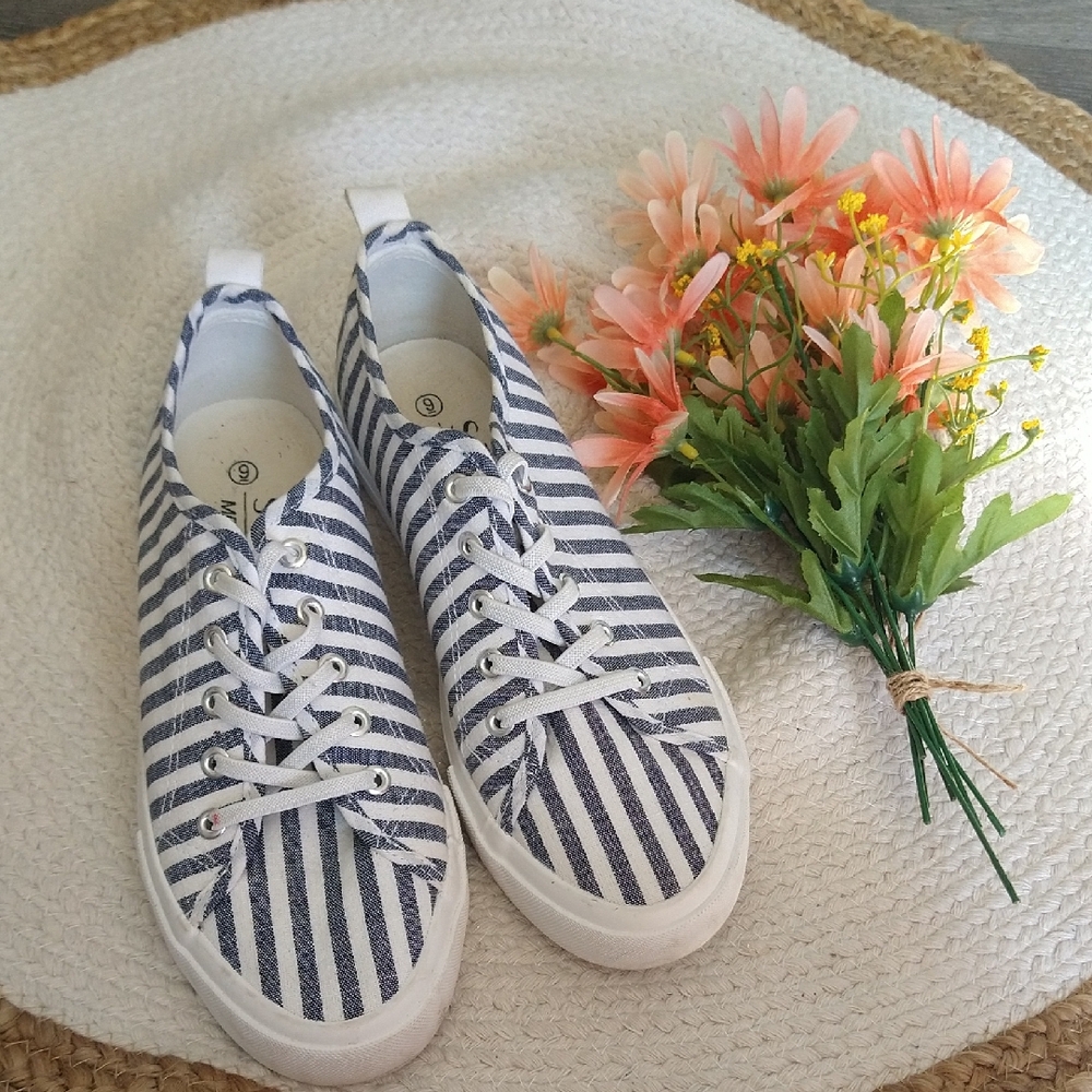 Serra Blue & White Striped Slip-On No-Tie Memory Foam Sole Sneakers